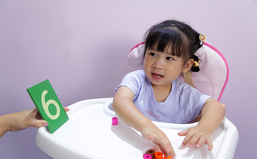 小孩語言發(fā)育障礙的原因有哪些？