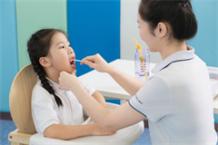 小孩說話晚去醫(yī)院看什么科？